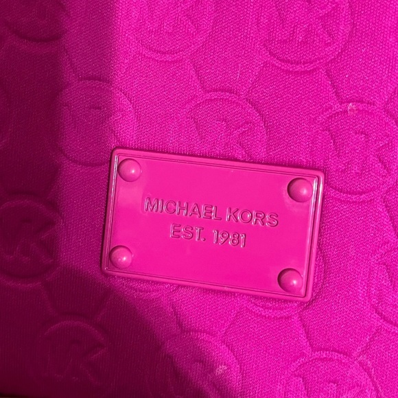 MICHAEL Michael Kors IPad/Tablet/Mini Laptop Neoprene Pink Crossbody Bag - Picture 6 of 15